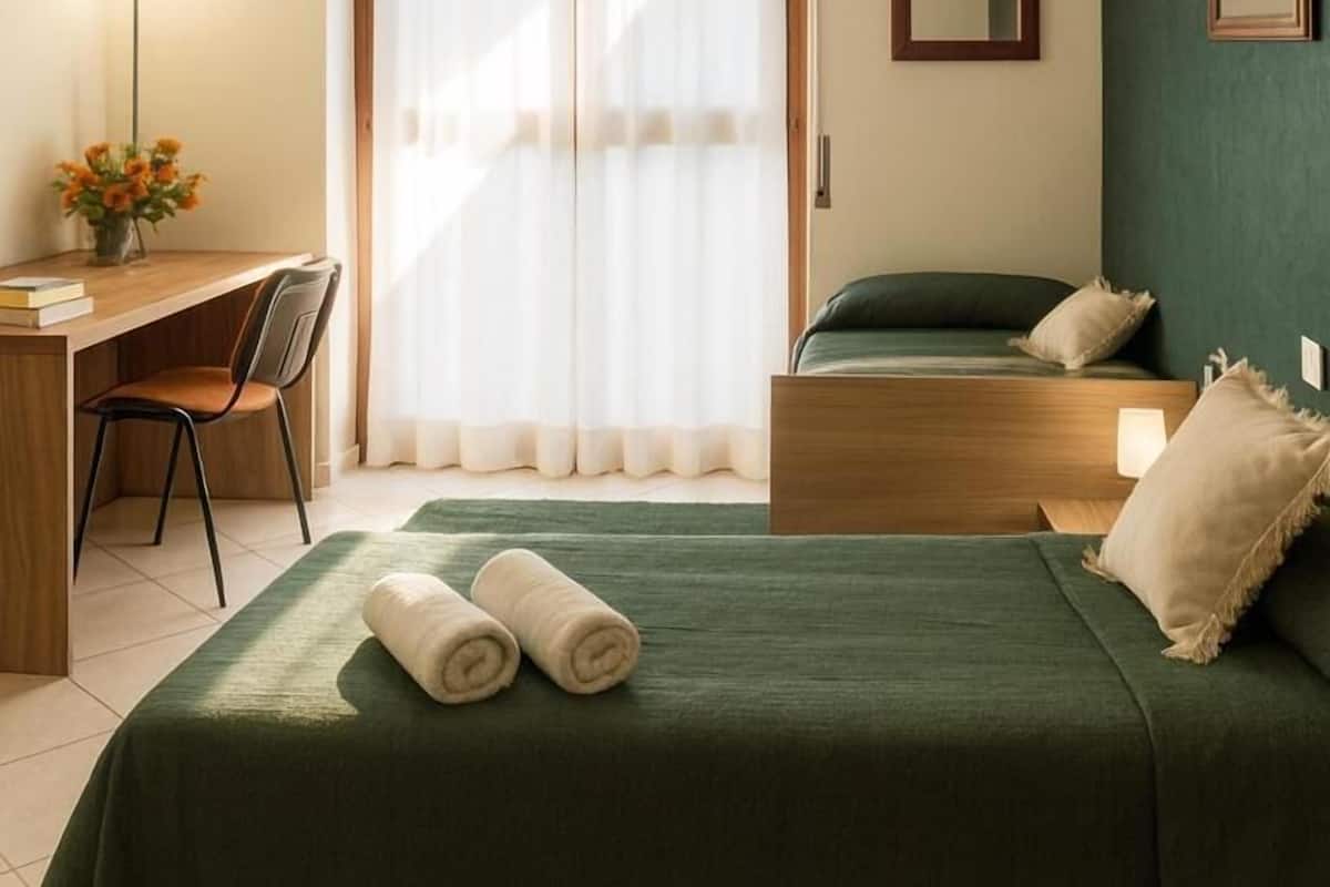 Apartment (9B) | In-room safe, soundproofing, iron/ironing board, free WiFi