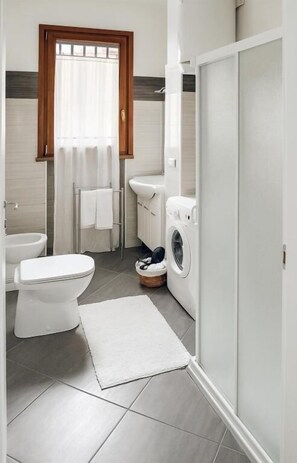 Apartamento (4F) | Banheiro