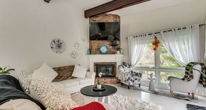 3 Mi to Dtwn Norwalk: Cozy Condo