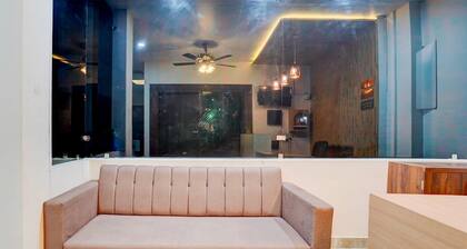 Super Deluxe Room Neelam Hotel