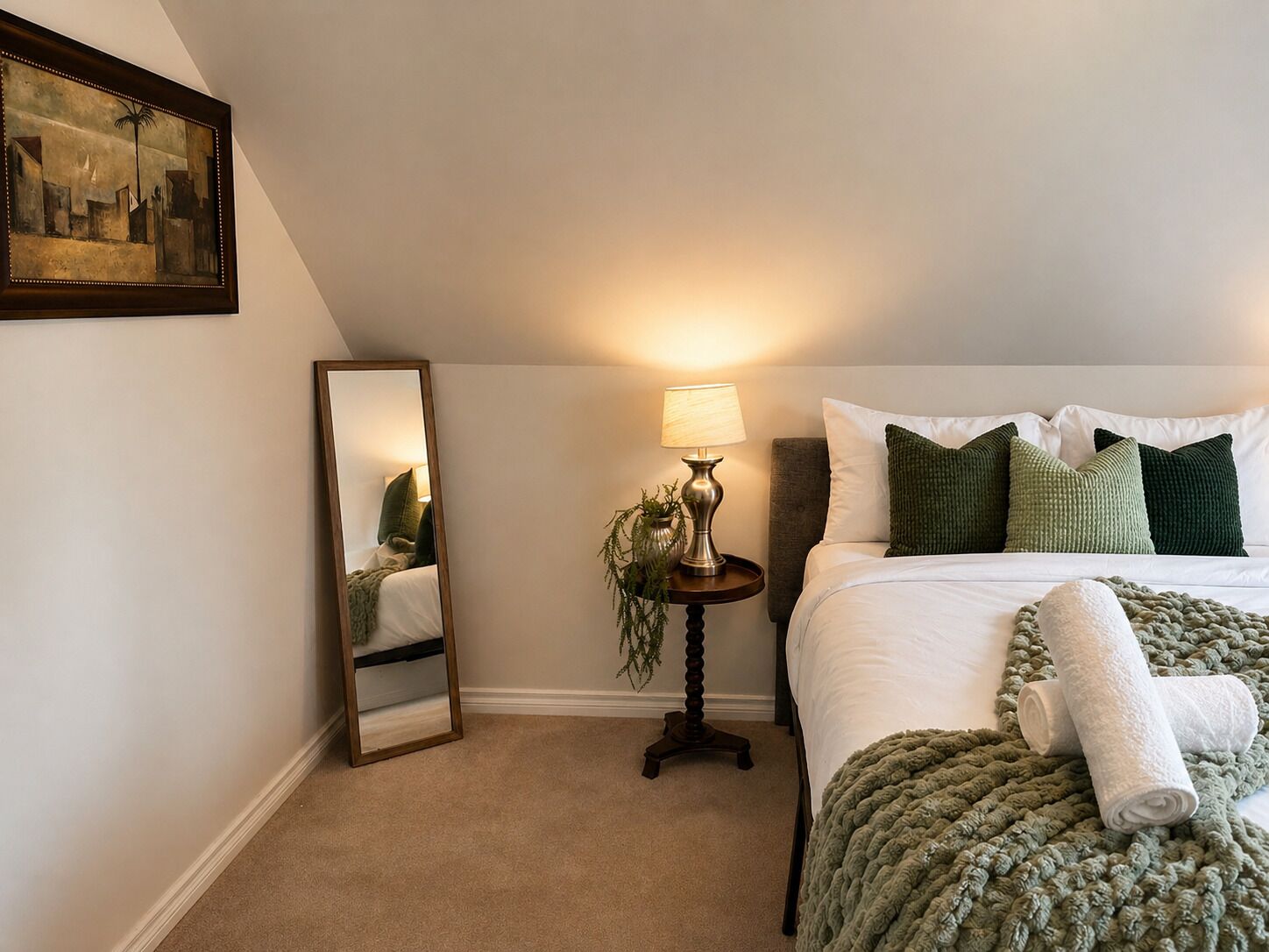 2 slaapkamers, een strijkplank/strijkijzer, beddengoed