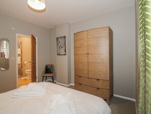 2 bedrooms, individually decorated, individually furnished, free WiFi - The Old China Shop (Ludlow)