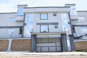 Exterior - Perfect 1-bedroom apartment in adorable Nanyuki for your getaway experience. (Nanyuki)