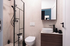 Deluxe Double Room, City View | Bathroom - BOUL ROSU RESIDENCE free parking (Arad)