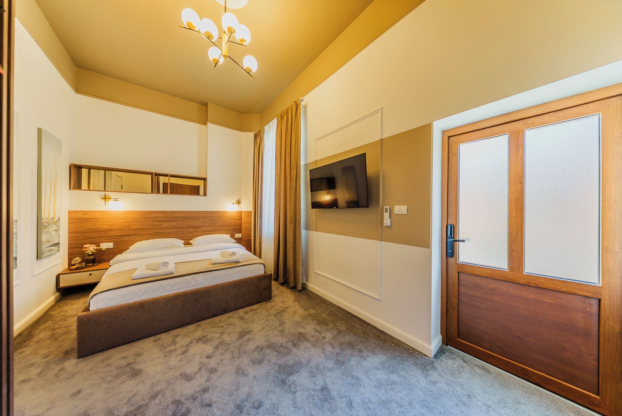Deluxe Apartment | Egyptian cotton sheets, premium bedding, down comforters