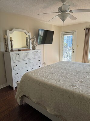 2 bedrooms, iron/ironing board, WiFi - Spacious 2-bedroom condo at Sea Oats -D206 in beautiful Gulf Shores, Alabama (Gulf Shores)