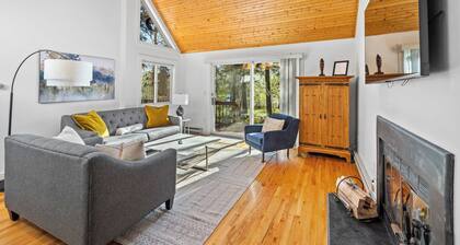 Lakeside Berkshires Chalet | Sauna & Fireplace