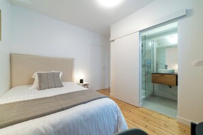 Superior Room, Garden View | Bathroom