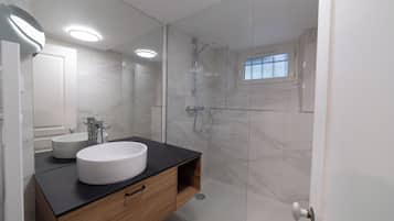 Classic Room, Garden View | Bathroom | Free toiletries, soap, shampoo, toilet paper