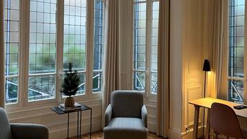 In-room safe, blackout curtains, free WiFi