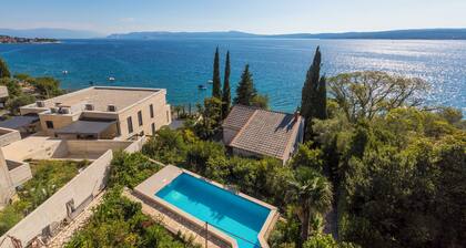 Apartment with sea view in Crikvenica - ideal for 2-4 persons, with pool