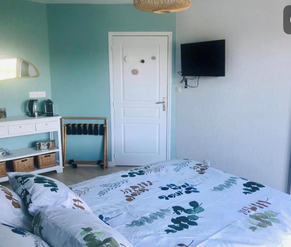 1 bedroom, travel cot, free WiFi, bed sheets