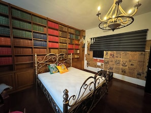 Premium bedding, pillow-top beds, minibar, blackout curtains - VELAMUNDI INN (George Town)