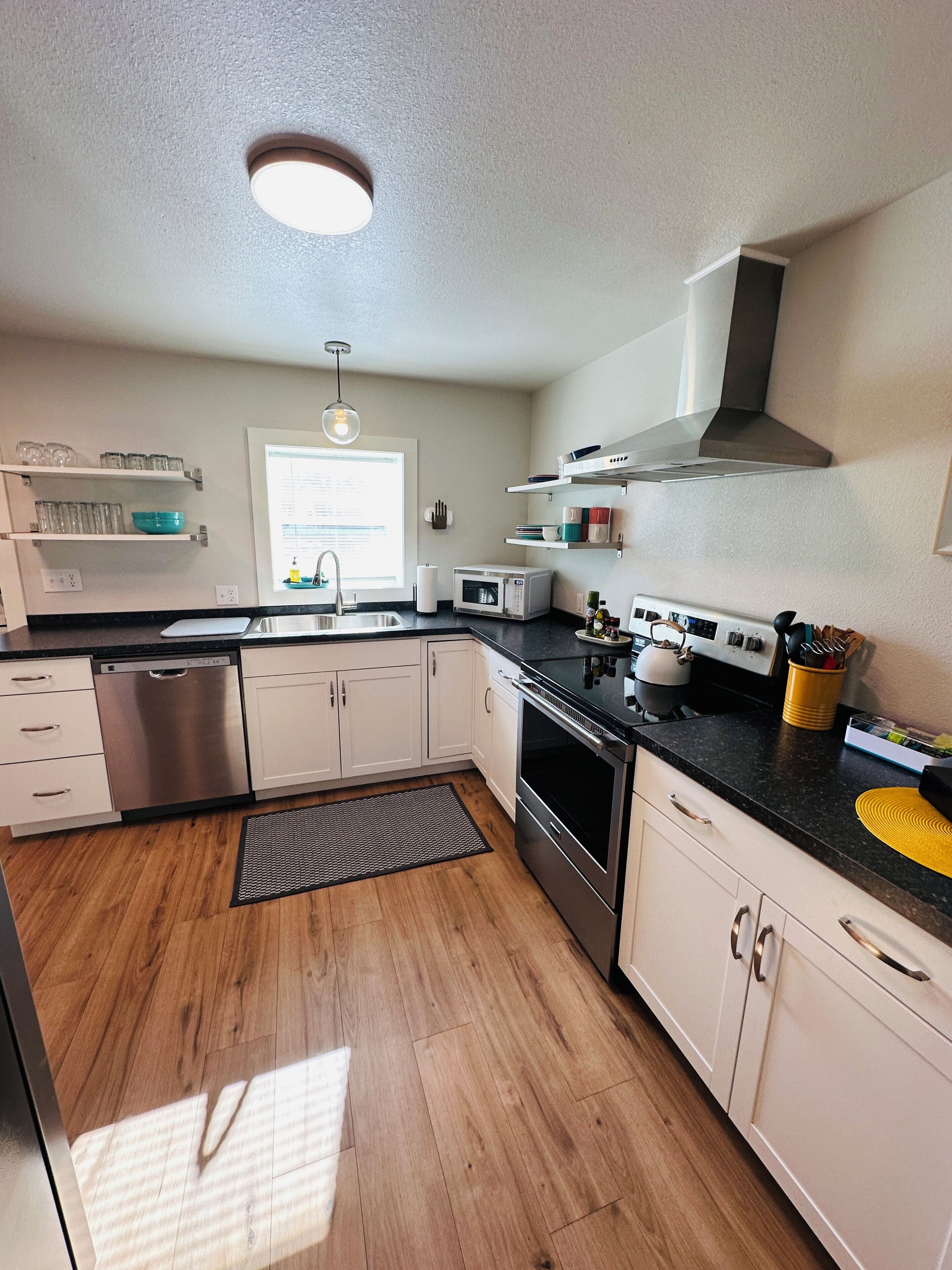 Microwave, oven, stovetop, dishwasher