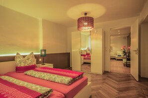 Iron/ironing board, WiFi, bed sheets - Haus Spiegel - Holiday apartment Oriental (Lindau (Bodensee))