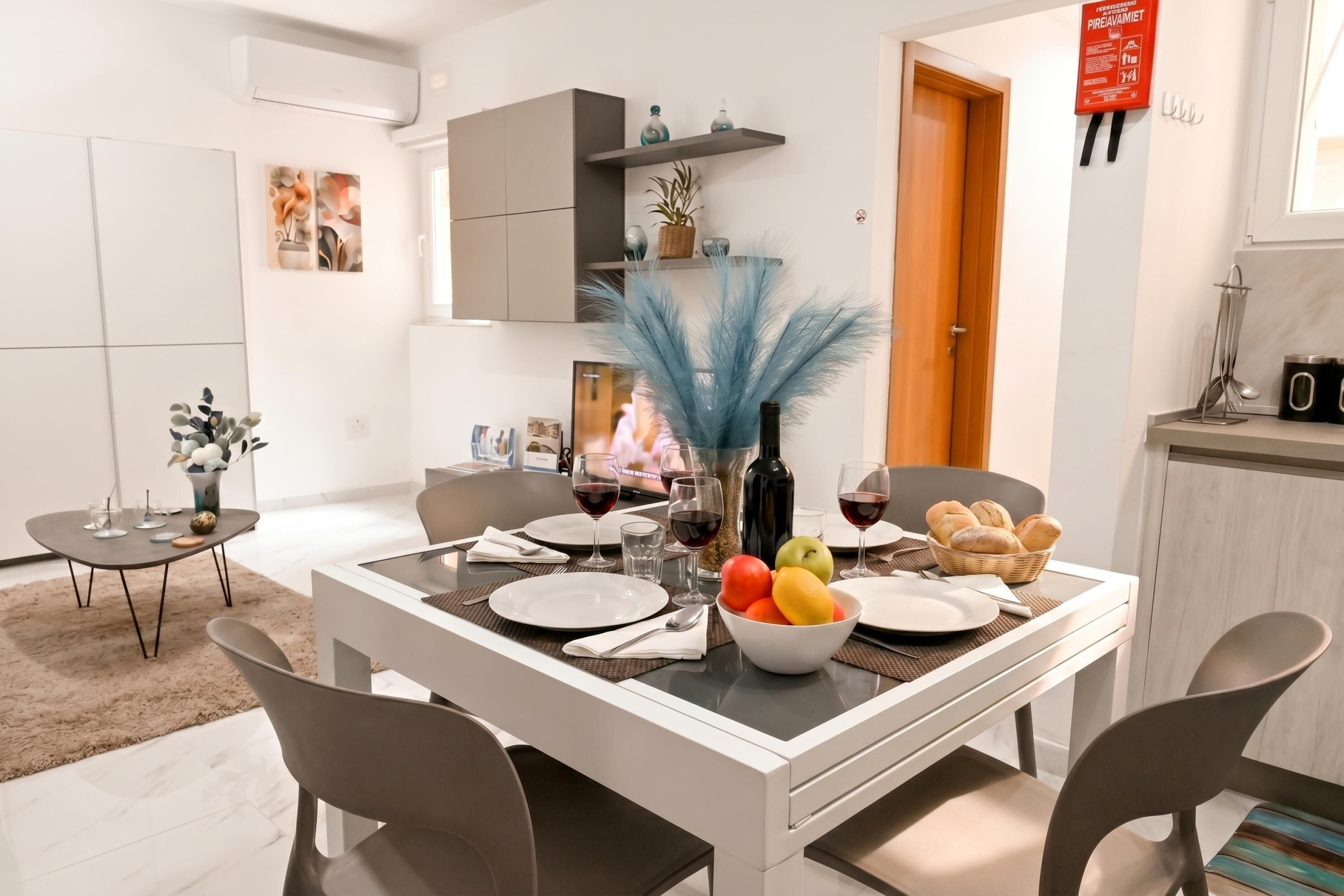 Apartamento família, 2 quartos, micro-ondas (Cosy 2bdr Apart In Bugibba Square) | Opções para refeição