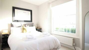 2 bedrooms, iron/ironing board, WiFi, bed sheets