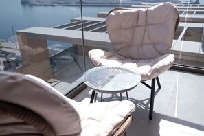 Property grounds - Free housekeeping visits during your stay - Stunning 1 Bed in Maritime City that Sleeps 2! (Dubai Maritime City)