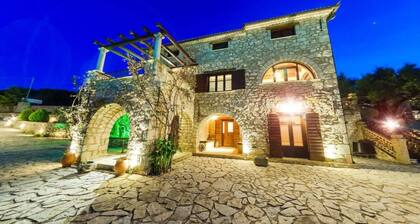 Villa Poseidon - Superior Suite In Zante w Pool