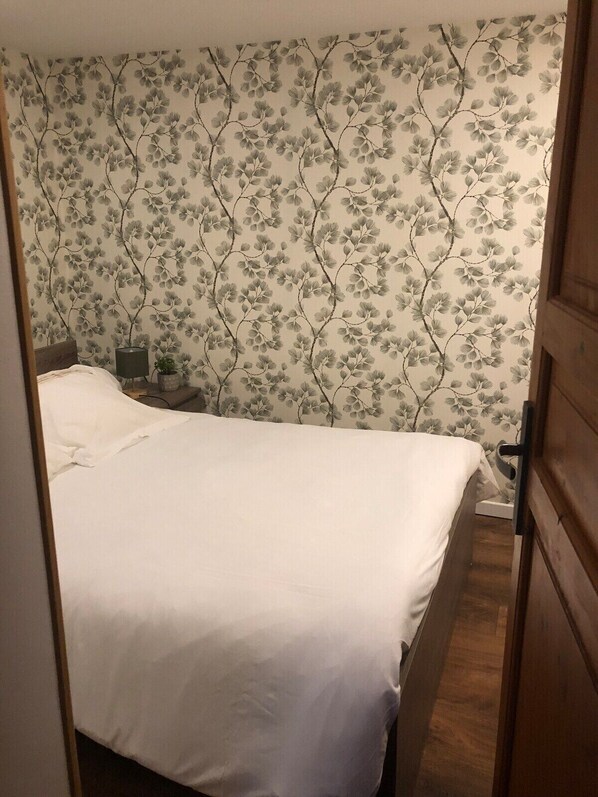 1 chambre, lit parapluie, Wi-Fi, draps fournis