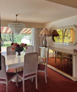 Dining - Vrbo Property (Gujan-Mestras)