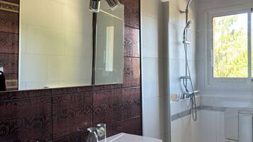 Hair dryer, towels