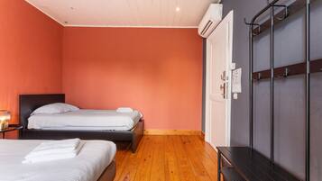 1 bedroom, free WiFi, bed sheets