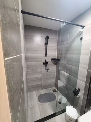 Towels, soap, toilet paper - Lavington Suburbs (Nairobi)