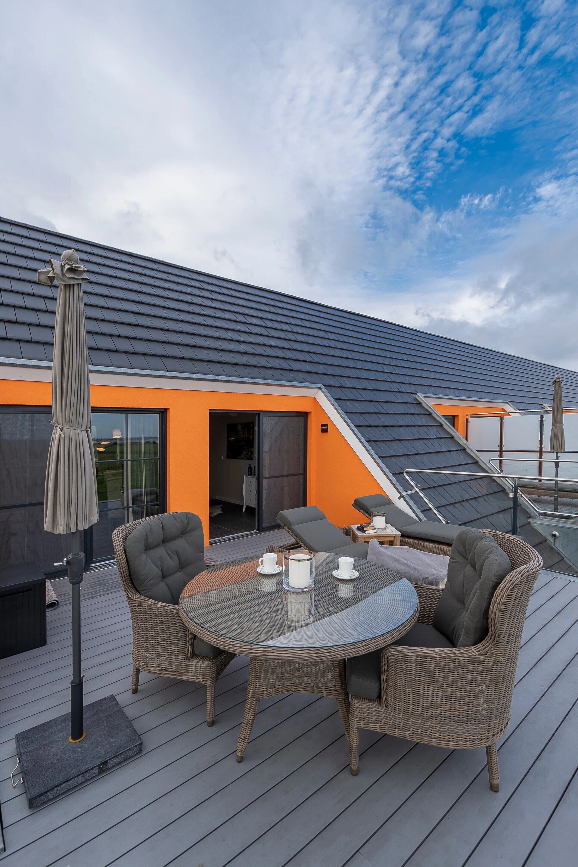 Familie appartement, balkon, uitzicht op zee | Buiten dineren