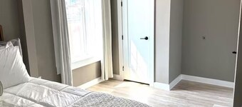 Walk to DPAC + Bulls - Chic Downtown Durham condo