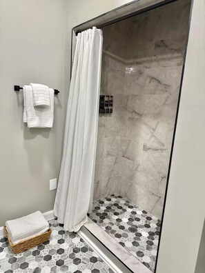 Shower, hair dryer, towels, soap - Walk to DPAC + Bulls - Chic Downtown Durham condo (Durham)