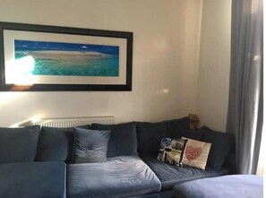 Living area - Newly Renovated Notting Hill Apartment Near Hyde Park & Portobello (London)