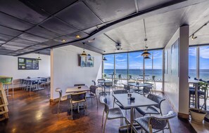 Dining - Tidewater 1303 Amenities Galore, FREE Golf&Perks, Pools, Hot Tubs, Pier Park! (Panama City Beach)