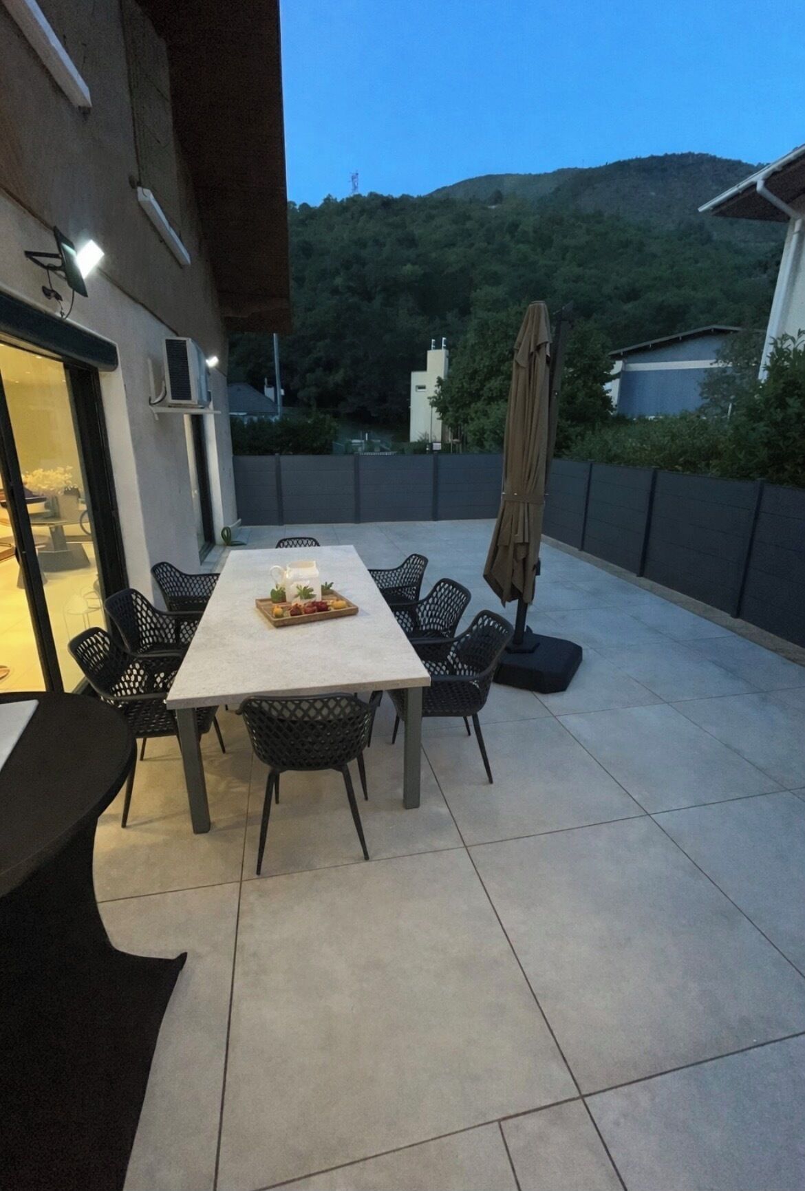 Outdoor dining