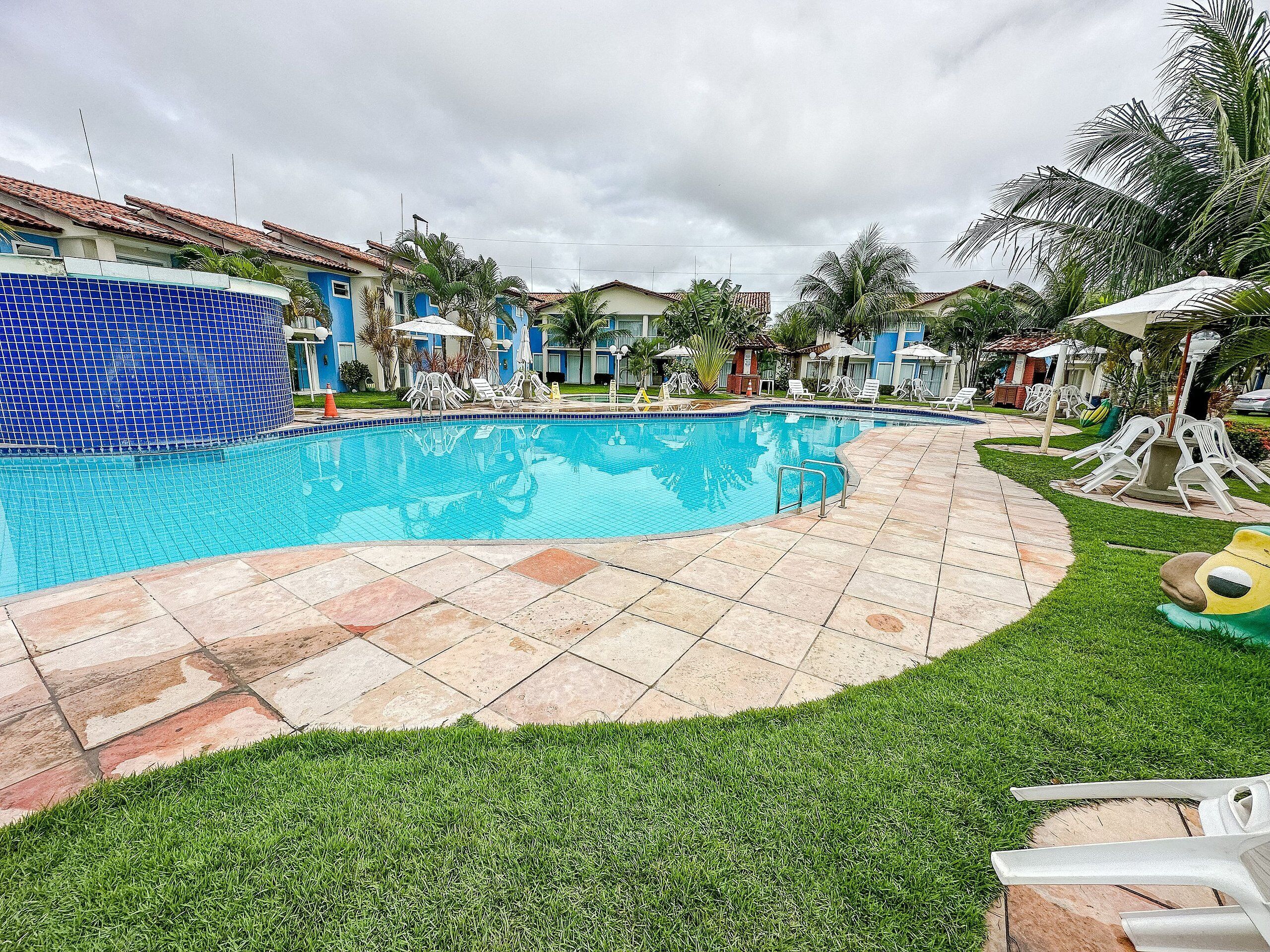 2 outdoor pools