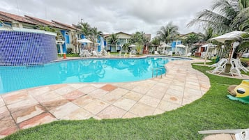 2 outdoor pools