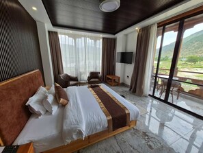 Deluxe Double or Twin Room, Balcony, Mountain View | Desk, laptop workspace, iron/ironing board, free WiFi