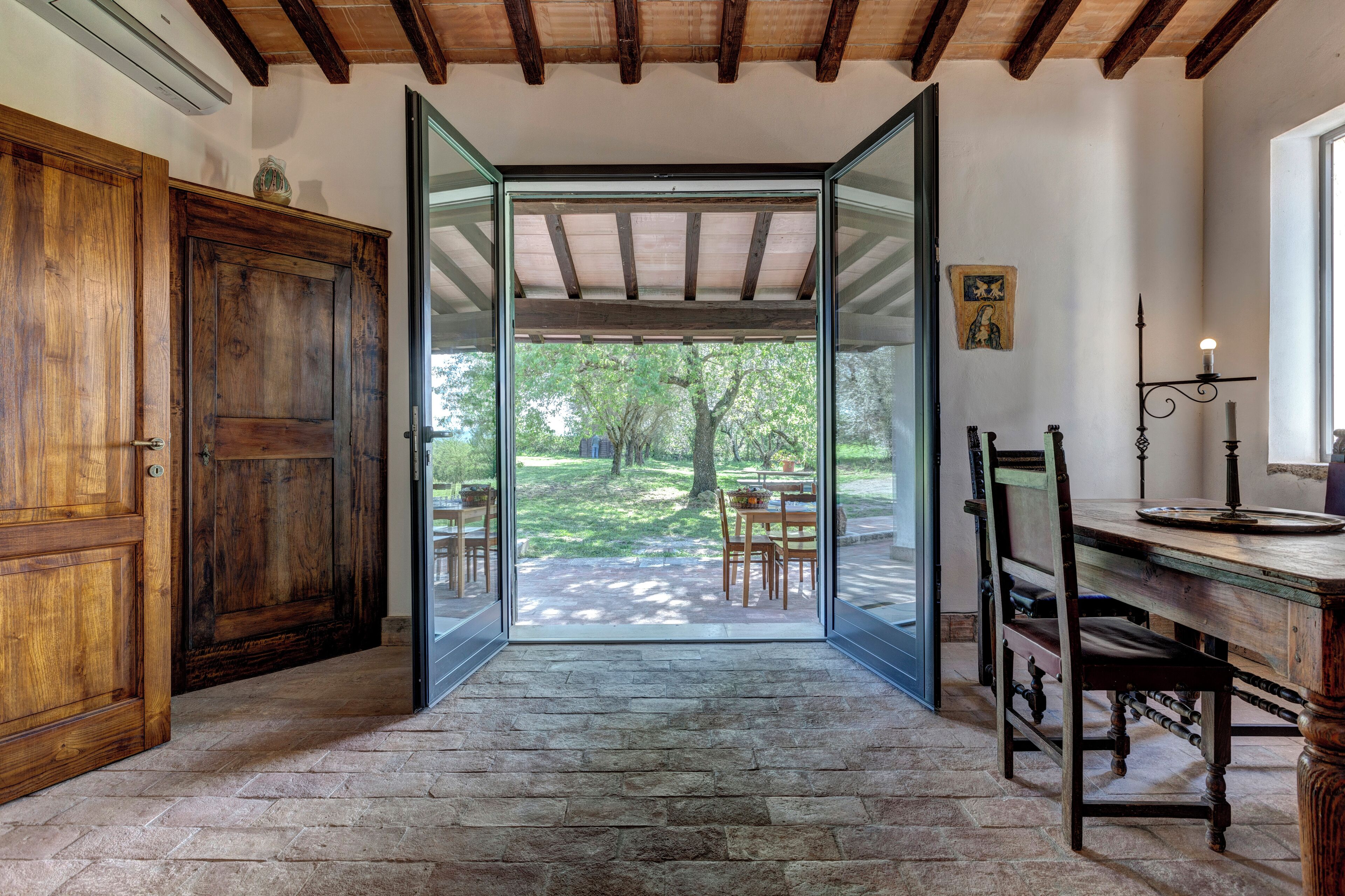 Casa, vista al patio | Restaurantes