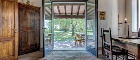 House, Courtyard View | Dining