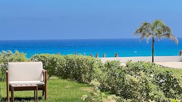 Chalet, 2 Bedrooms, Sea View | Property grounds