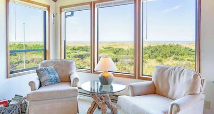 Copalis Beach Retreat | Sleeps 7 | Views & Deck