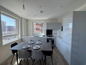 Dining - Spacious 2 Bedroom 2 Bathroom Balcony Apartment in Canning Town near Excel (Greater London)