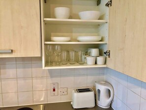 Private kitchen - 2 Bedrooms Modern Apartment Stratford, Parking (Greater London)