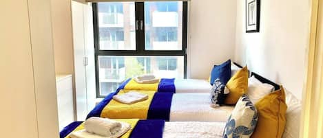 2 bedrooms, iron/ironing board, WiFi