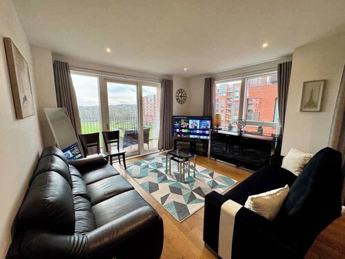 Stunning 2Bedrooms, 2Baths, Balcony, Parking