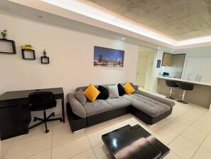 TV, offices - Cosy Apartment, Balcony River View, O2, Cable Car (Greater London)