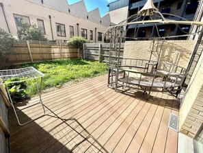 Terrace/patio - Modern 3BR House I Near Olympic Park & Westfield (Greater London)