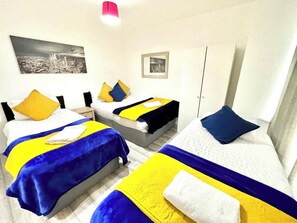 Room - En-suite Studio Room with Kitchenette, Parking (Greater London)