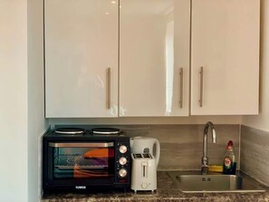 Private kitchen - Loft Studio with Parking and Kitchenette (Greater London)