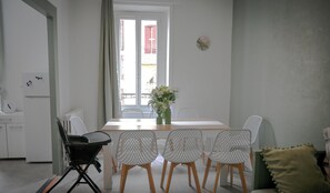 Dining - Le Phoenix - Appart 95m² - 8 pers + baby - Free parking - Heart of Thiers (Thiers)